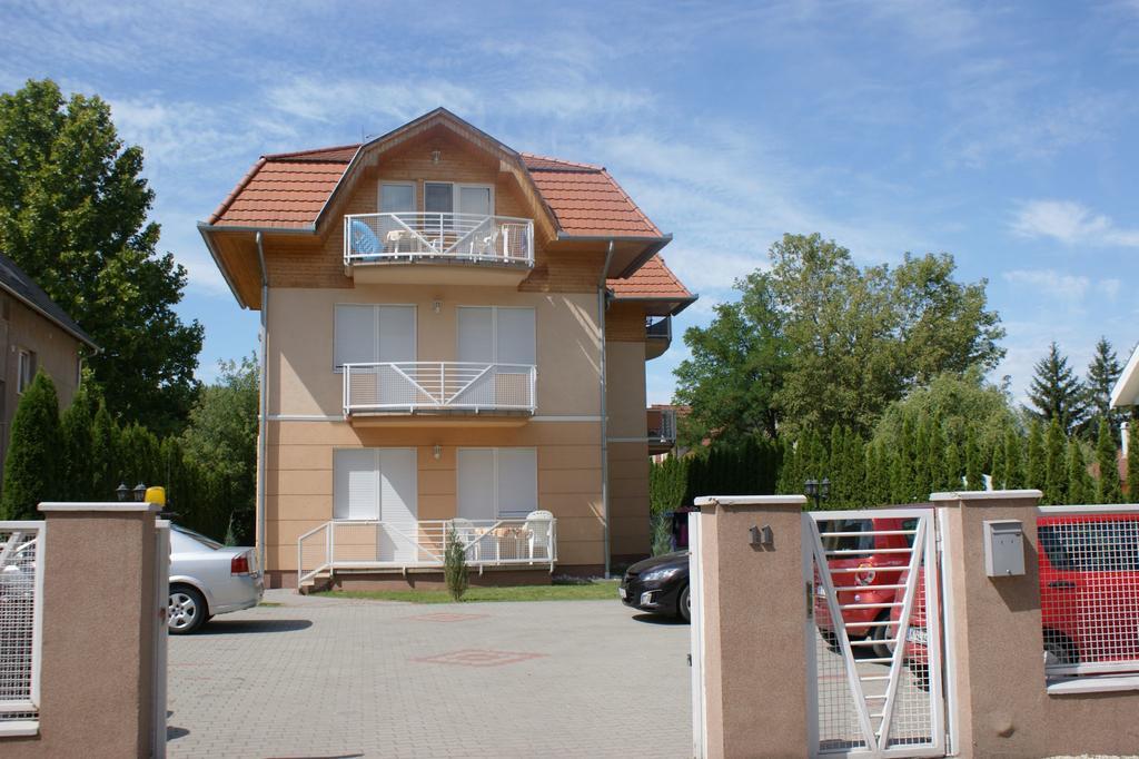 Arnyas Apartmanhaz Balatonlelle Ngoại thất bức ảnh